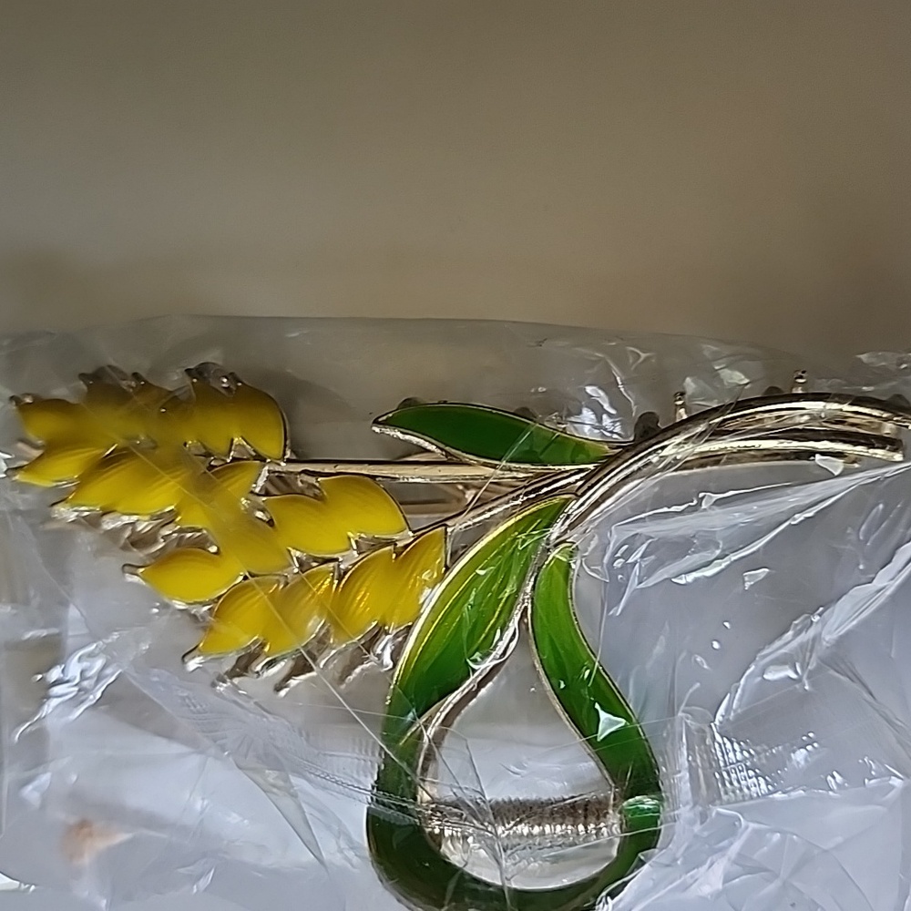 Metal Flower   Hair Claw Large  Gold Enamel YELLOW